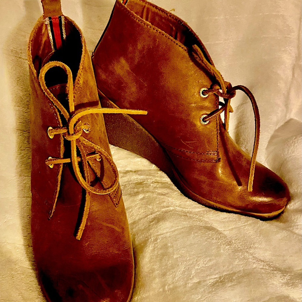 Women’s size 10 (41) Sperry Topsider leather wedge booties